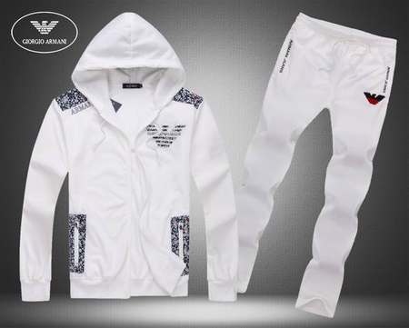 achat-de-survetement-Armani-ea7-de-foot,survetement-Armani-ea7-couleur-jamaique,jogging-Armani-ea7-club