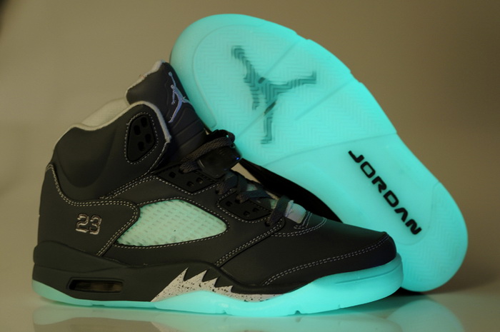 air-jordan-noir-rouge-femme,chaussure-air-jordan-pour-petite-fille,chaussures-nike-air-jordan-pas-cher