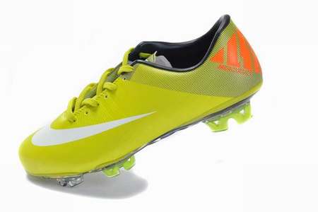 chaussure-de-foot-femme,chaussur-foot,chaussure-de-foot-junior