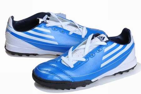 chaussure-de-foot-patrick,chaussettes-de-football,chaussure-de-foot-terrain-gras