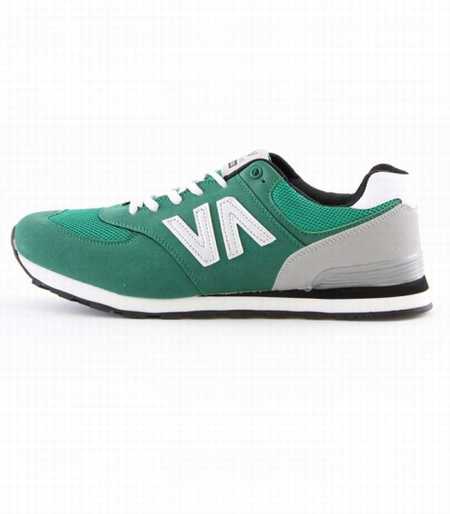 chaussure-de-sport-en-cuir,chaussures-de-sport-tiger,chaussure-de-sport-nike-shox