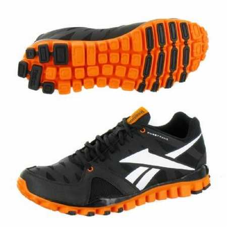 chaussure-de-sport-one,go-sport-chaussure-aquatique,chaussures-de-sport-pokemon-or