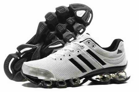 chaussure-de-sport-pied-plat,chaussure-sport-a-talon,chaussures-sport-semelles-blanches