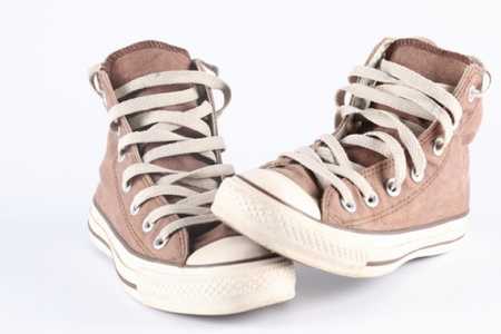 chaussure-de-sport-rouge-feu,chaussures-sport-paris,magasin-chaussures-de-sport-lille