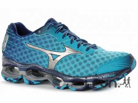 chaussure-running-grande-taille,veste-running-femme-gore,nike-roshe-run-all-red