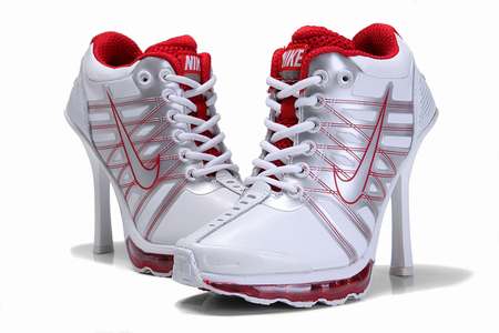 chaussure-talon-aiguille,tennis-a-talon-nike,dunk-a-talon