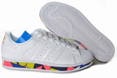 chaussures-adidas-original-femme,chaussures-adidas-femme,chaussure-homme-pas-cher