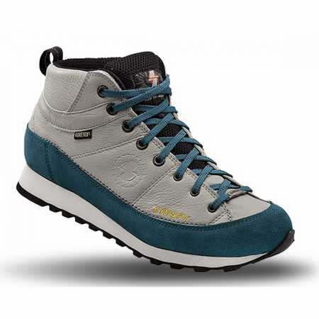 chaussures-de-sport-gros,chaussure-de-sport-avec-doigt-de-pied,chaussure-le-coq-sportif-fille