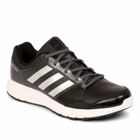 chaussures-de-sport-psg,chaussure-de-sport-marche,chaussure-de-sport-volley