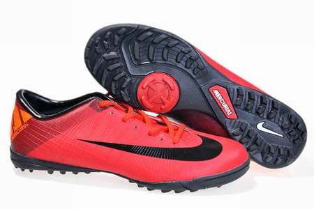 chaussures-foot-enfant,chaussures-de-foot-mizuno,chassures-de-foot