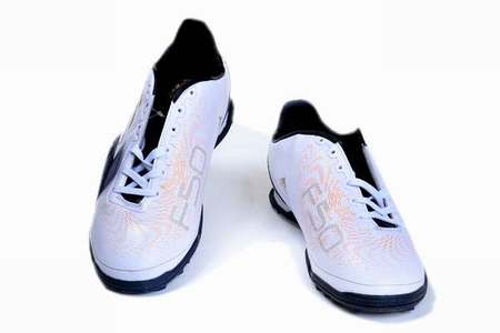 chaussures-foot-indoor,chaussures-foot-salle,soldes-chaussure-de-foot