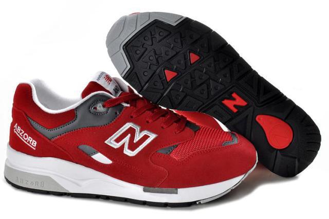 chaussures-gothiques-pas-cher,chaussures-homme-pas-cher-prix-discount,new-balance-550