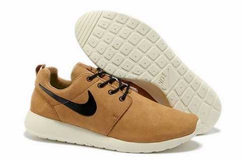 chaussures-nike-roshe-run,nike-roshe-run-noir-solde,nike-roshe-run-noir