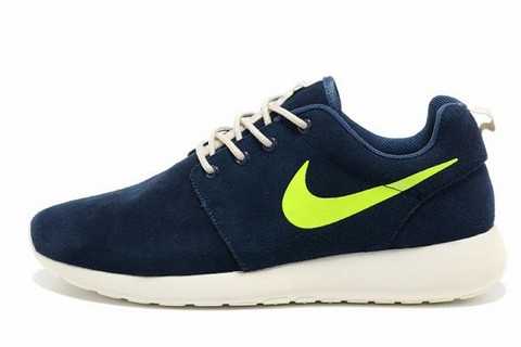 chaussures-nike-roshe-run-pas-cher,nike-roshe-run-femme-fleur,nike-roshe-run-femme-speckle