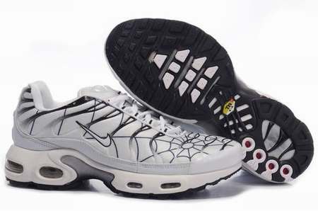 chaussures-nike-tn-requin-homme,tn-requin-noir-et-or,tn-noir-jaune-fluo