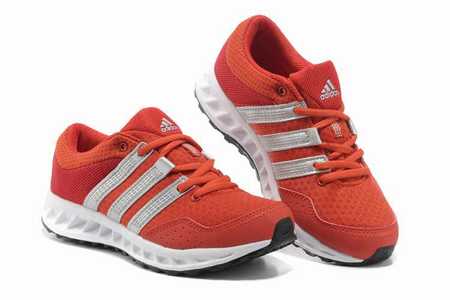 chaussures-running-homme-avec-bon-amorti,basket-nike-noir-running,tenue-running-femme