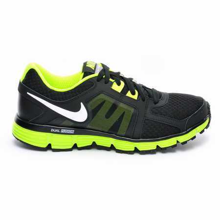 chaussures-running-homme-mr-1080-new-balance,vetement-running-homme-intersport,nike-roshe-run-nrg-black