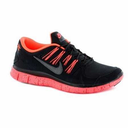 chaussures-see-kai-run-smaller,sweat-running-femme,nike-usa-run-shirt