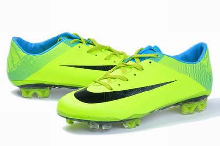 crampons-de-foot-enfants,promo-chaussures-de-foot,personnaliser-ses-chaussures-de-foot