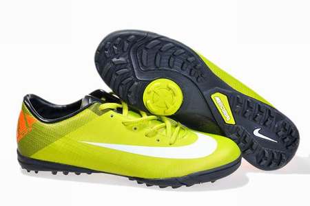 des-crampons-de-foot,chaussures-de-foot-sans-crampons,chaussures-de-football