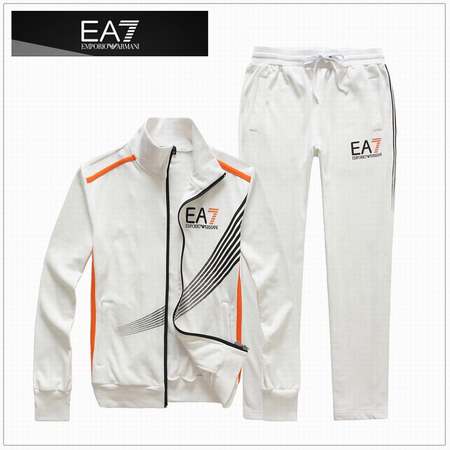 ensemble-jogging-Armani-big-pony,survetement-Armani-foot-locker,survetement-femme-polyester