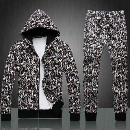 ensemble-survetement-pour-femme,survetement-Dolce-Gabbana-homme-chez-decathlon,pantalon-survetement-coton-Dolce-Gabbana