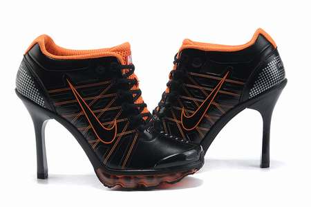 homme-en-talon-aiguille,chaussure-talon-compense,botte-talon-compense