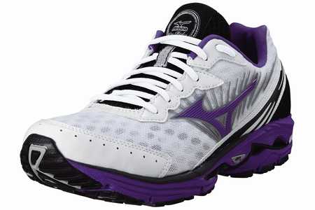 intersport-chaussures,chaussures-de-sport-taille-35,chaussure-de-sport-nike-pas-cher