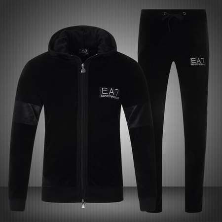 jogging-Armani-a-vendre-pas-cher,survetement-homme-haute-couture,vente-privee-survetement-Armani-ea7