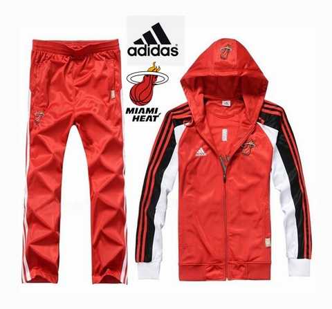 jogging-adidas-noir-et-bleu-homme,survetement-homme-adidas-chile-62,survetement-adidas-junior-pas-cher