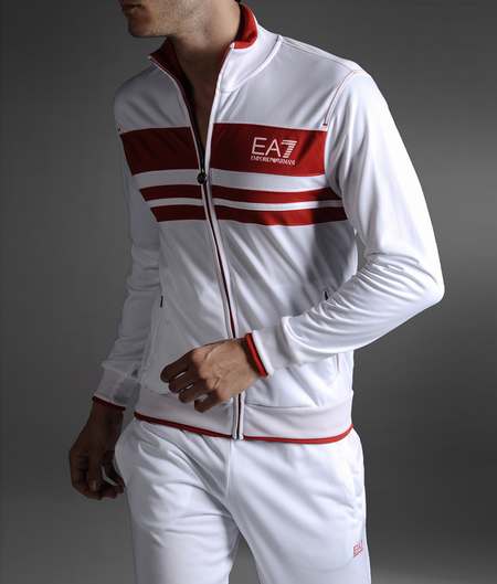 jogging-femme-gucci-gris,Armani-ea7-survetement-femme-neuf,base-de-survetement-Armani-ea7