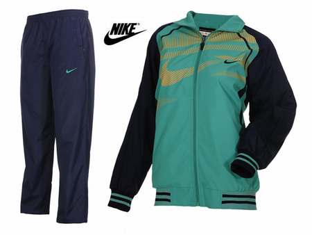 jogging-nike-noir-bande-bleu-ciel,Survetement-nike-promotion,survetement-nike-femme-en-ligne