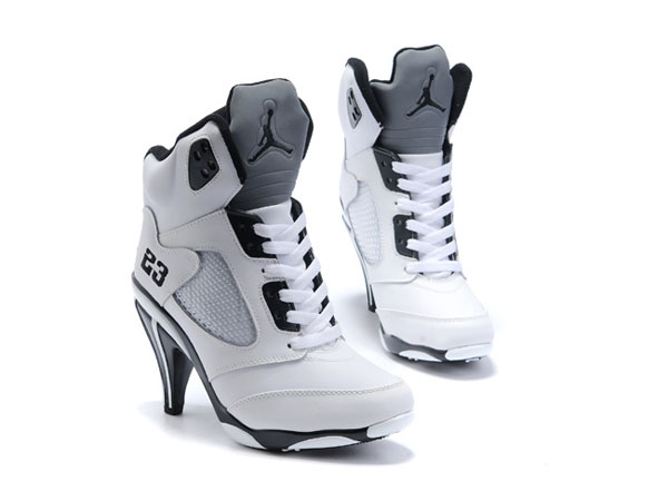 jordan-7-pour-femme,air-jordan-pour-fille-rose-et-blanc,chaussures-jordan-nike
