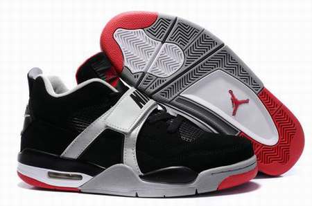 jordan-a-talon-pour-femme,air-jordan-flight-45-femme-noir-et-blanc,air-jordan-chaussure-de-ville