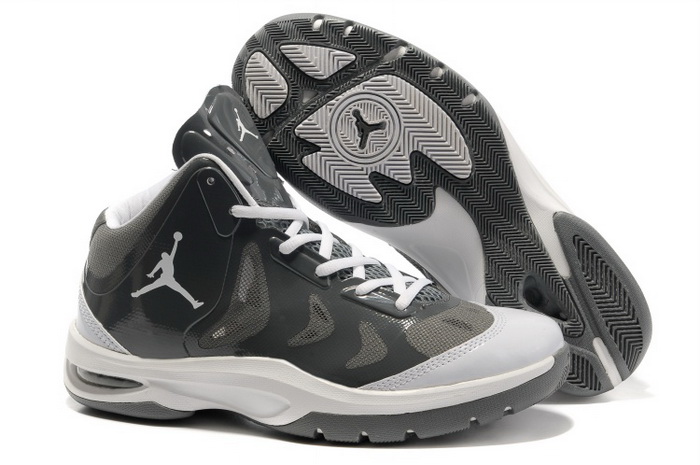 jordan-femme-flight-45,chaussure-jordan-6-femme,jordan-rose-et-noir-femme