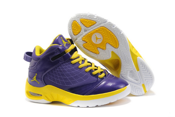 jordan-flight-45-femme-noir,chaussure-jordan-destockage,air-jordan-11-concord-femme-pas-cher