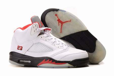 nike-air-jordan-femme-2012,jordan-femme-noir-et-dore,basket-jordan-rouge-et-blanc