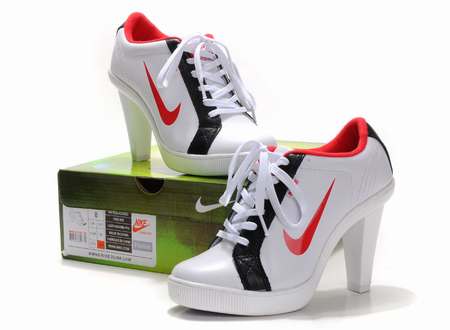nike-air-talon-femme,basket-nike-femme-talon,bottes-talon