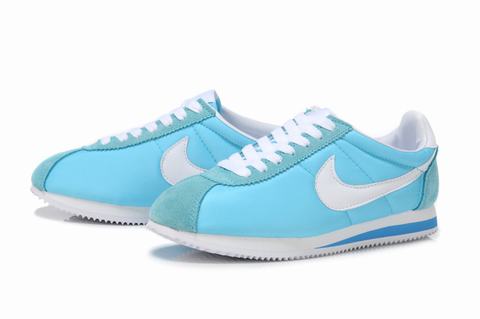 nike-cortez-cuir-blanc-et-rouge