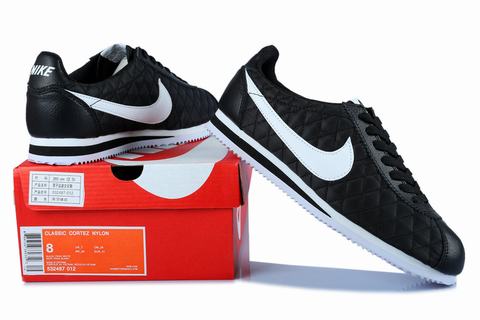 nike-cortez-femme-bleu-marine,nike-cortez-cuir-noir-et-blanc,nike-cortez-rouge-homme
