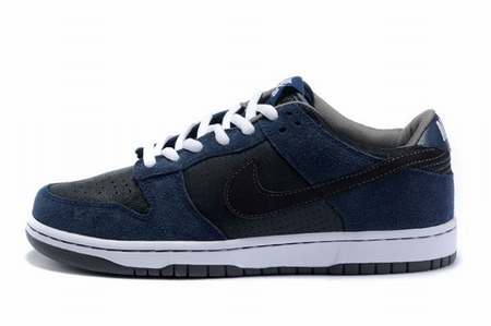 nike-dunk-a-talons-pas-cher,chaussures-nike-dunk-femme-pas-cher,nike-dunk-sky-hi-noir-et-blanc