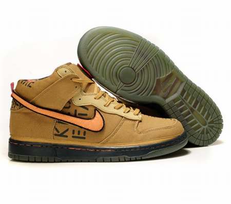 nike-dunk-sky-high-femme,nike-dunk-sb,chaussures-nike-dunk-sb-talons-femme-bleu-noir