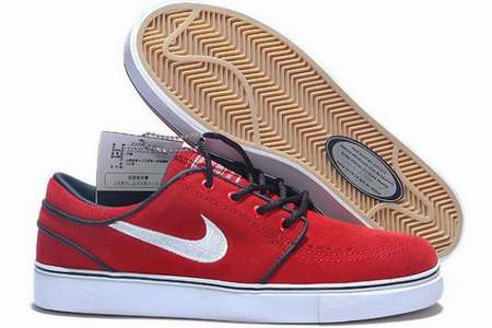 nike-dunk-sky-noir-et-blanc,nike-dunk-sky-hi-essential,nike-dunk-sky-hi-premium-pas-cher