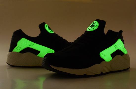 nike-huarache-safari-noir,nike-Huarache-nouvelles-couleurs-gratuits,nike-Huarache-yankees
