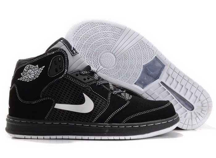 nike-jordan-sc-2-pas-cher,air-jordan-4-pour-femme,chaussure-jordan-rose-et-noir