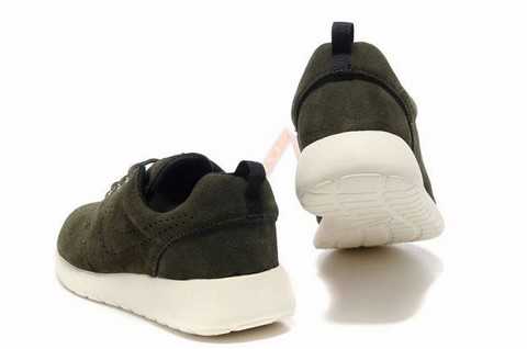 nike-roshe-noir-et-rose,nike-roshe-run-homme-soldes,nike-roshe-run-noir-foot-locker