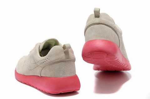 nike-roshe-run-femme-rose-et-noir,nike-roshe-run-homme-noir,nike-roshe-run-pas-cher-pour-femme