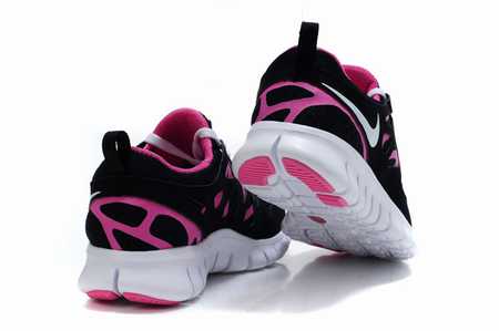 nike-roshe-run-own-design,chaussure-running-femme-legere,nike-run-accurate