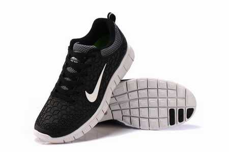 nike-roshe-run-sneakers