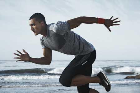 nike-run-herastrau,chaussures-running-bruxelles,nike-run-swoosh-tank